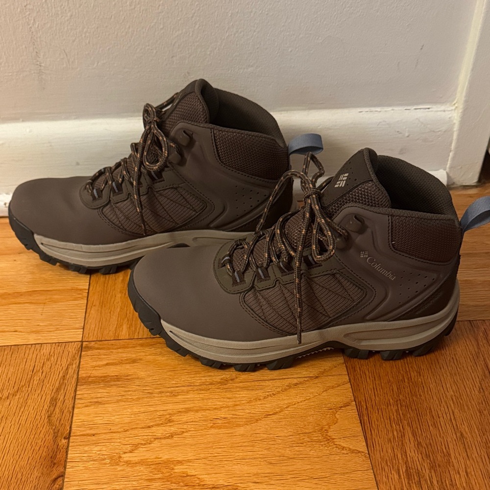 Columbia Women’s Dark Brown Outdoor Boots
